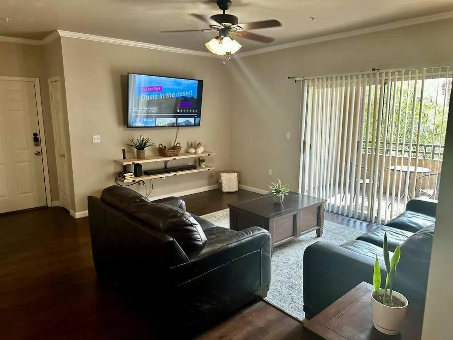 Comfy 2 Bed 2 Bath Phoenix Paradise With Pool And Gym 0*,