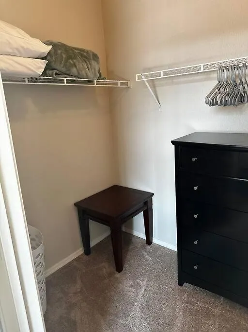 Comfy 2 Bed 2 Bath Phoenix Paradise With Pool And Gym 0*,  США