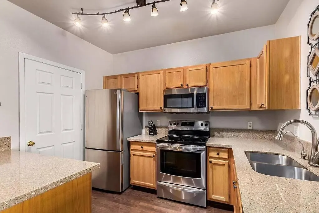 Comfy 2 Bed 2 Bath Phoenix Paradise With Pool And Gym США