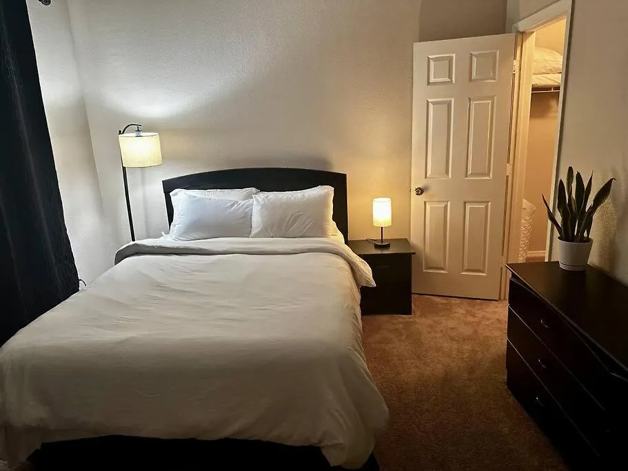 Comfy 2 Bed 2 Bath Phoenix Paradise With Pool And Gym США